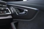 Audi RS Q8 2020 года (UK)